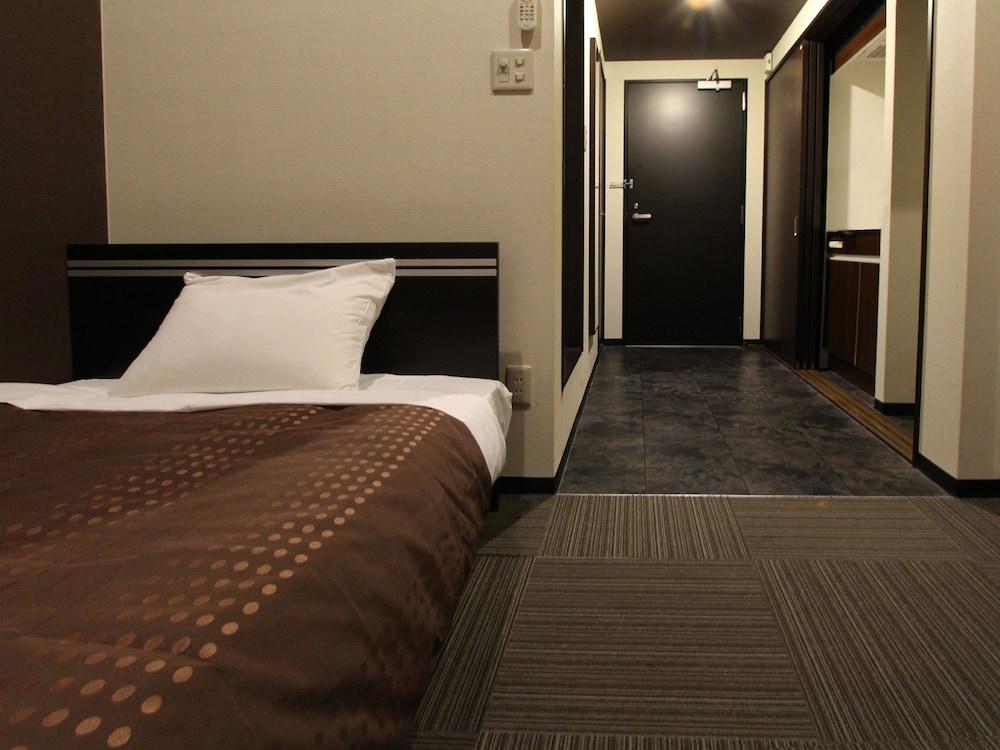 Hotel Livemax Budget Esaka Suita Zewnętrze zdjęcie